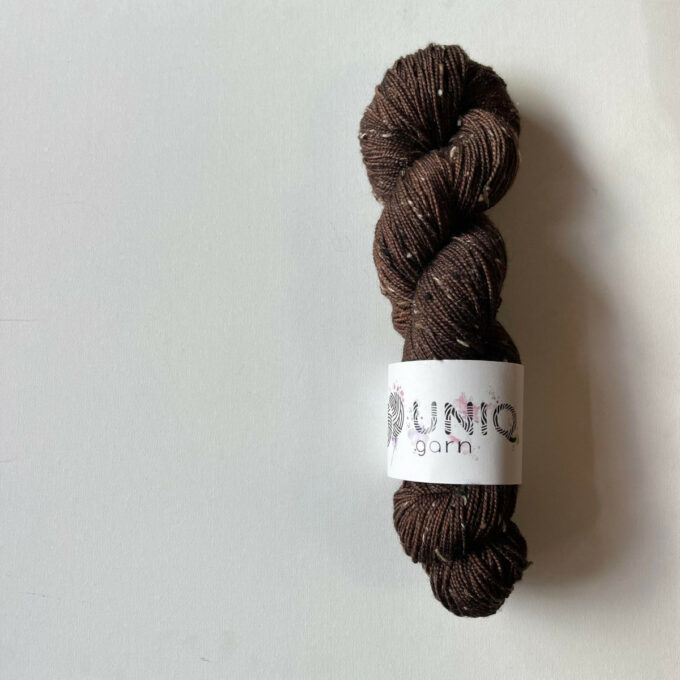 UniQ Tweed Kastanjebrun